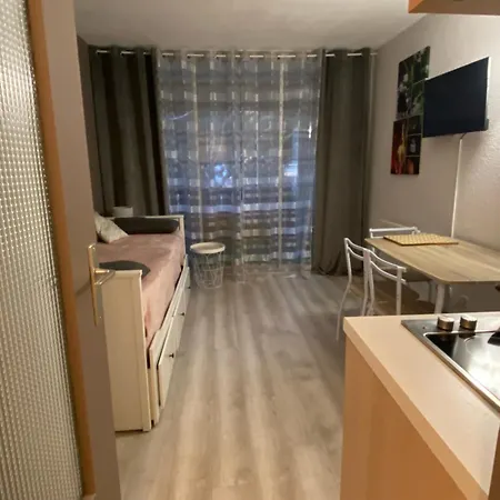 La Baleine Rose Centre Cap D'agde * Агд